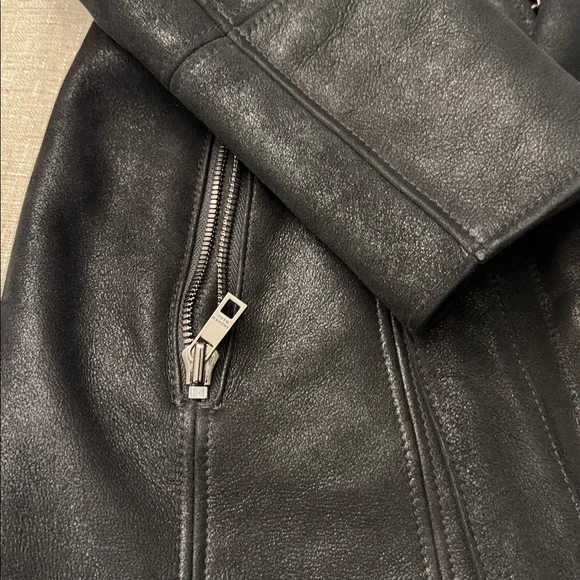 Andrew Marc- Women's Black Shearling Leather Belted Coat/EUC/Size S - Picture 12 of 15